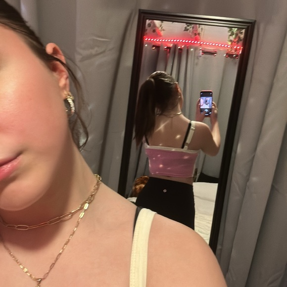 pink cropped tank top - Picture 2 of 4